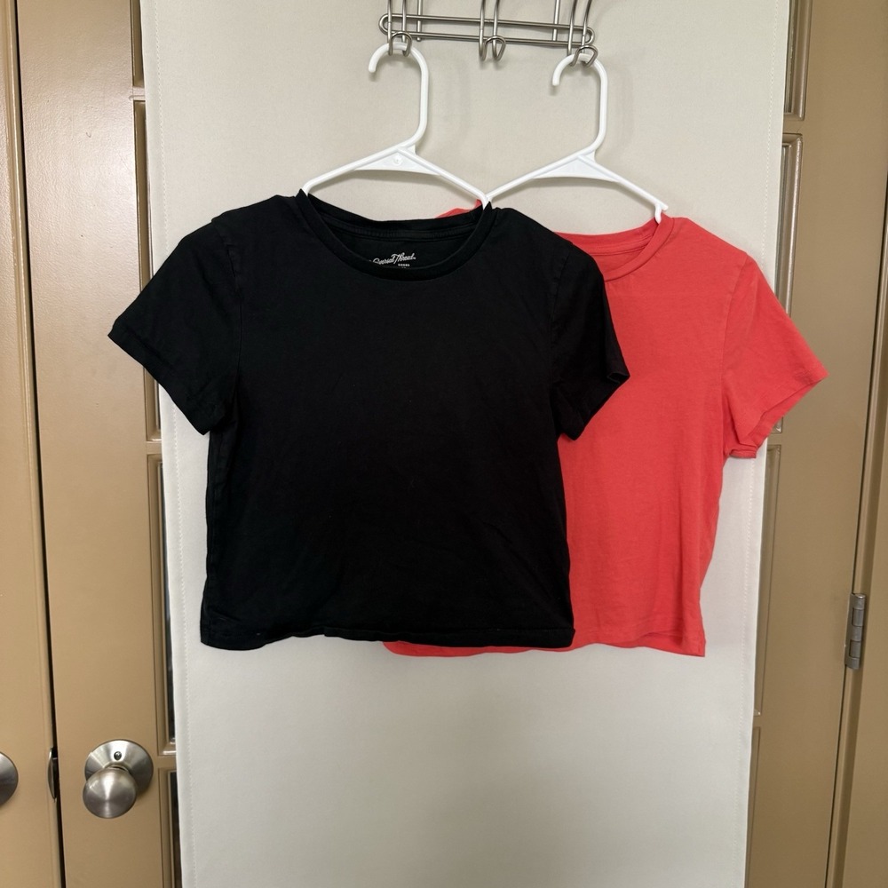 Universal Thread Women XS Black Pink Short Sleeve Crewneck Crop Top Shirt Bundle